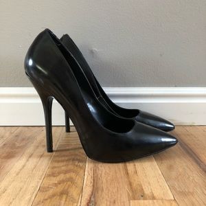 Steve Madden black pumps size 10